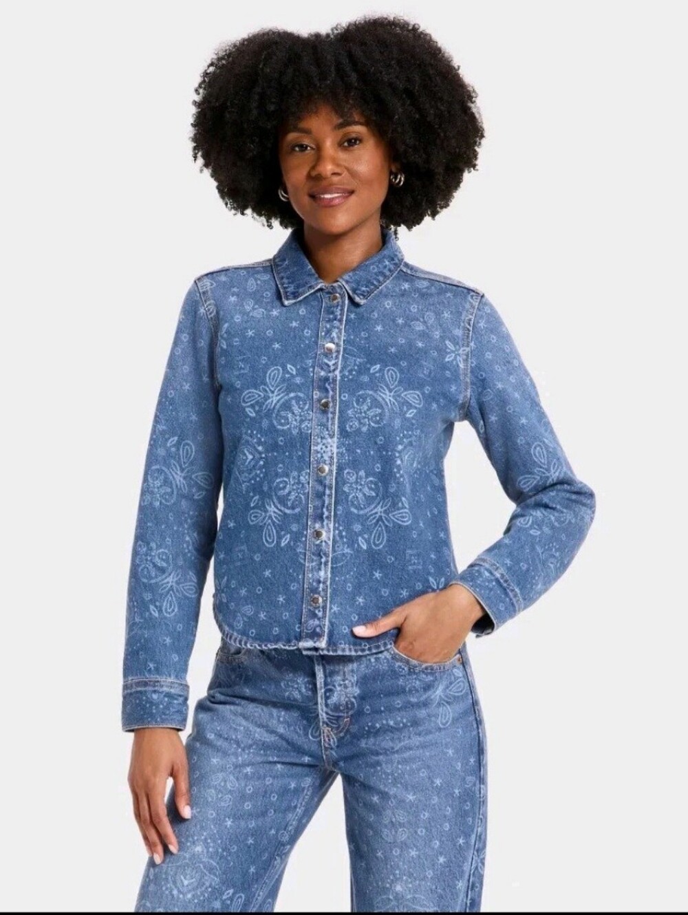 Universal Thread Womens's Long Sleeve Collared Easy Denim Shirt Bandana